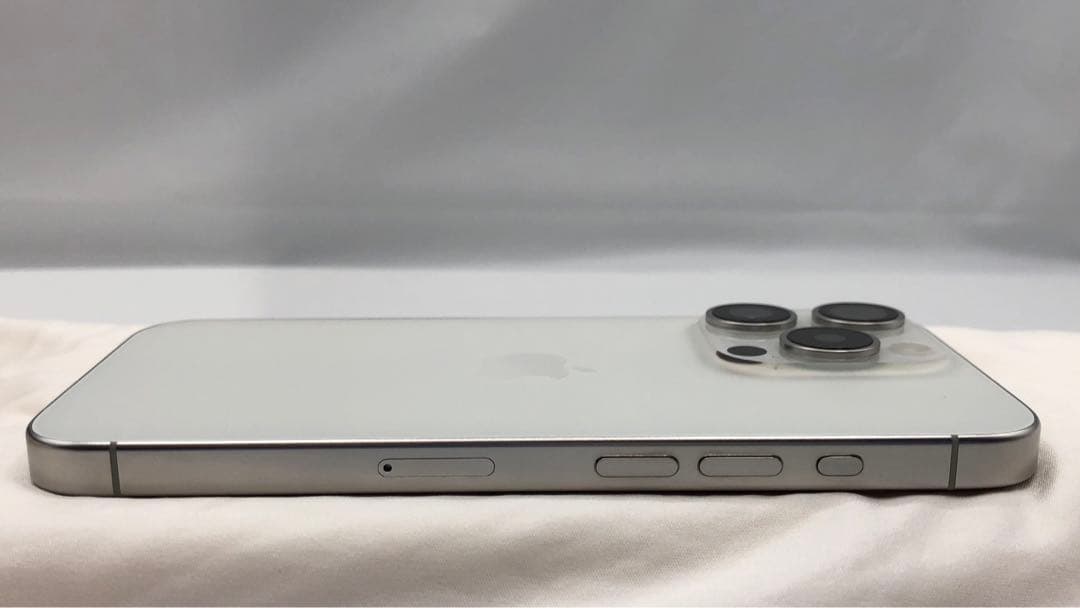 いわなみ様 Apple iPhone15Pro 128GB ホワイトチタニウム