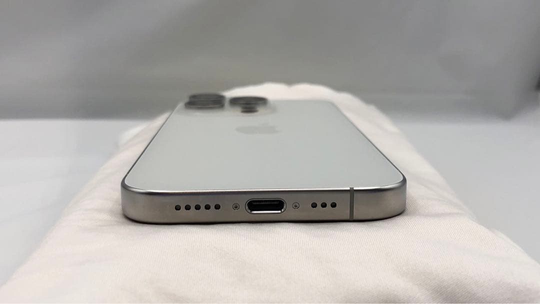 いわなみ様 Apple iPhone15Pro 128GB ホワイトチタニウム