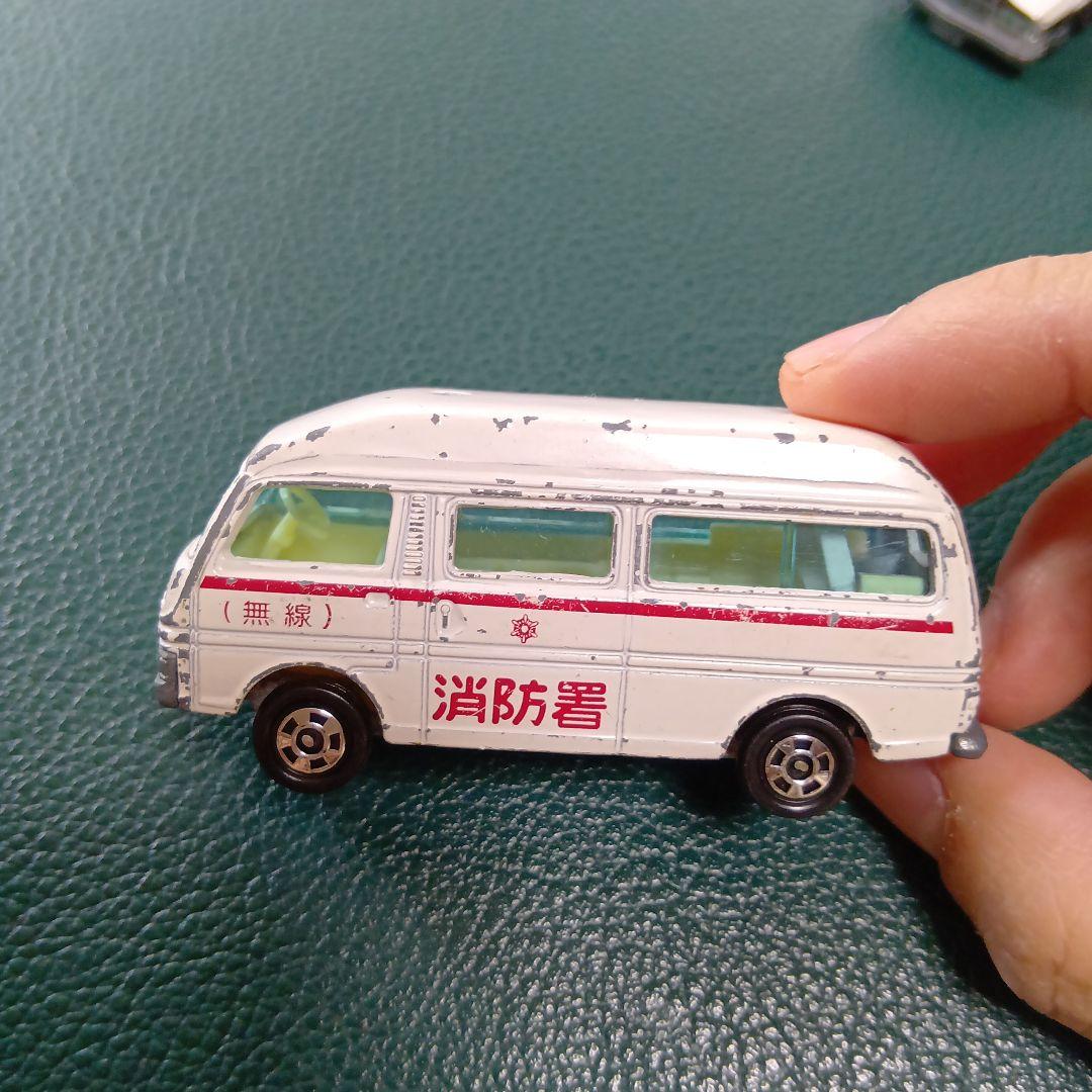 トミカ 昭和 消防車 日本製　献血運搬車 パトカー　CROWN JAPAN