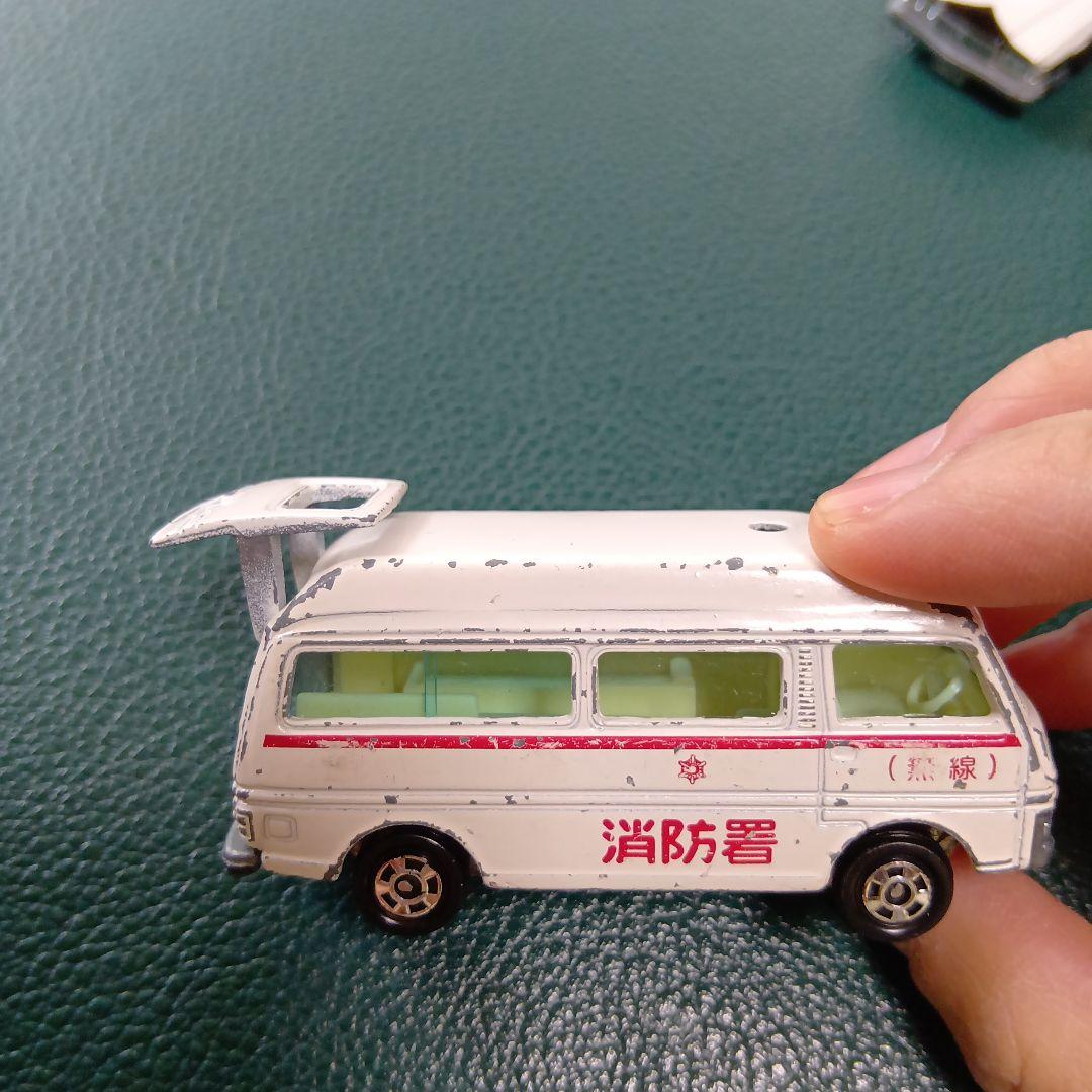 トミカ 昭和 消防車 日本製　献血運搬車 パトカー　CROWN JAPAN