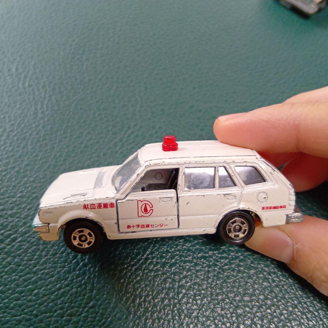 トミカ 昭和 消防車 日本製　献血運搬車 パトカー　CROWN JAPAN