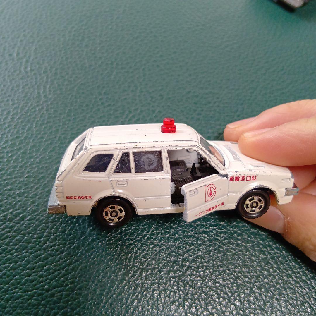 トミカ 昭和 消防車 日本製　献血運搬車 パトカー　CROWN JAPAN