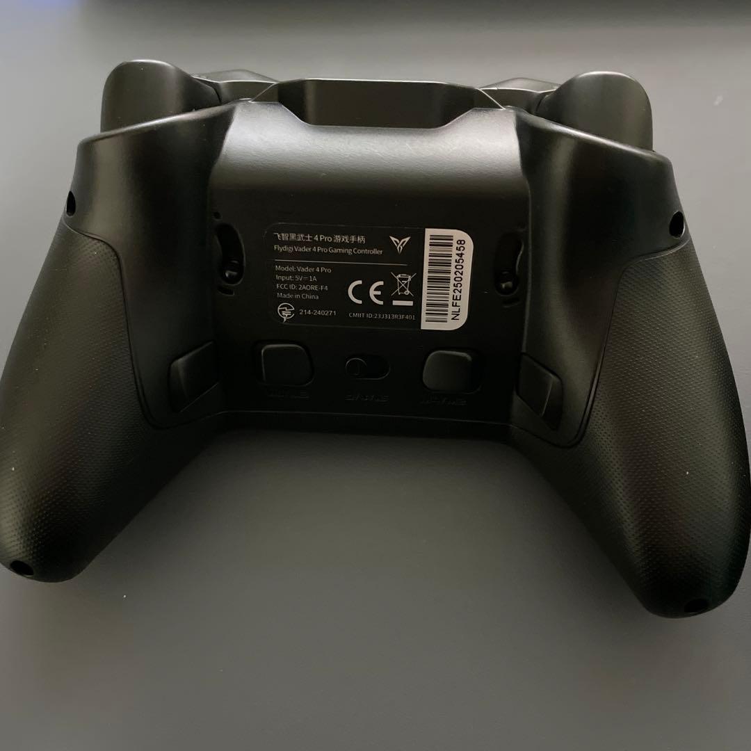 Flydigi VADER 4 PROとXBOXコントローラ