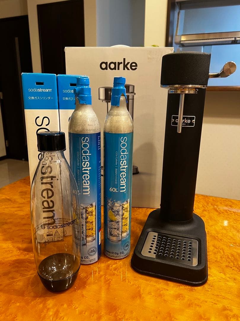 新品同様 AARKEカーボネーター3 (MB)満タンガス1〜3選択可、1Lボトル