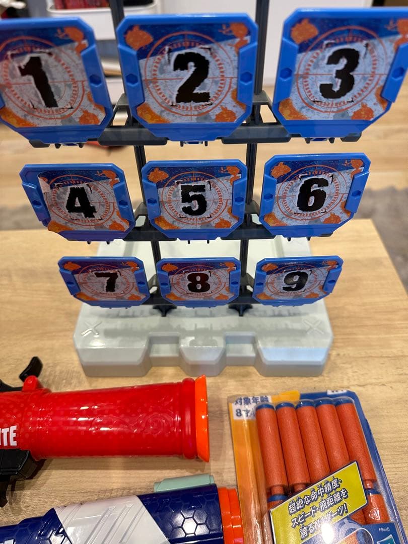 値引き中！NERF ナーフフォートナイトトイガンセット ダーツ付きターゲット付き