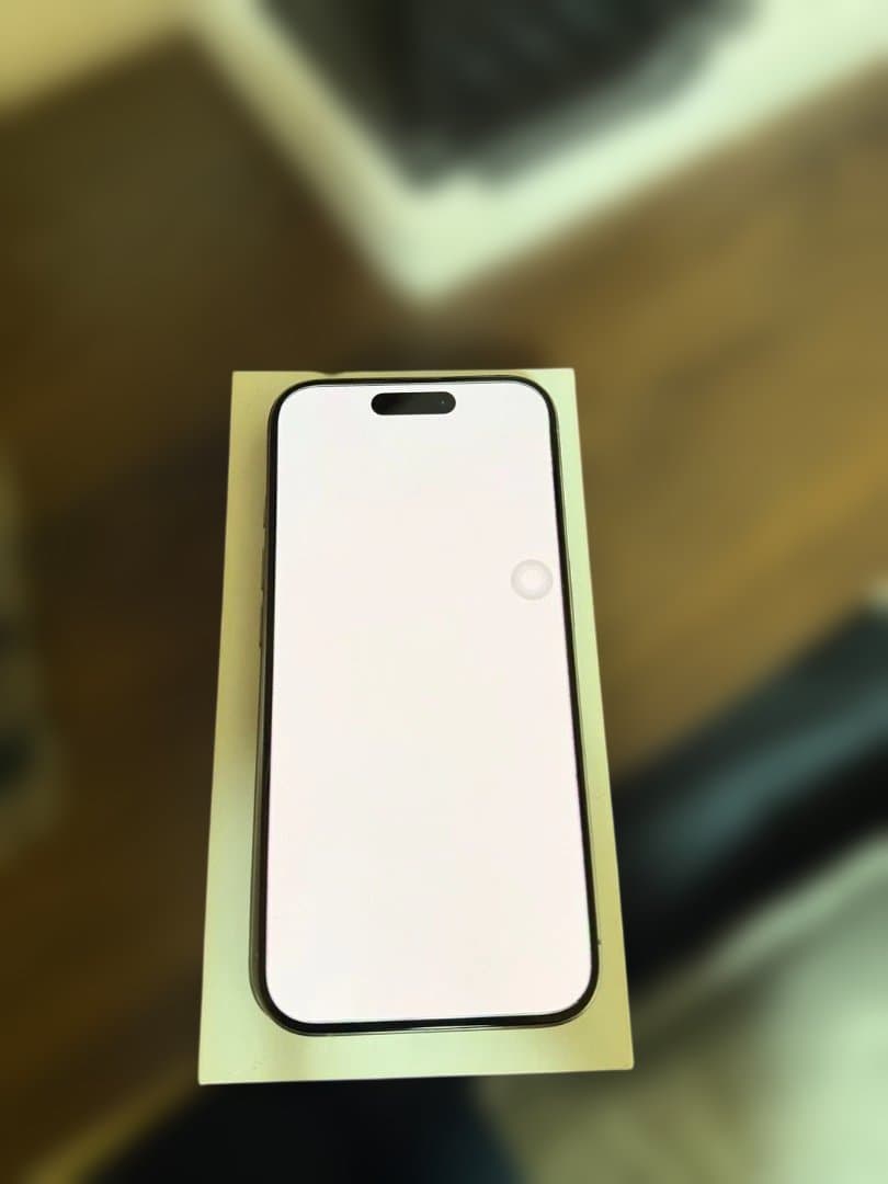 iPhone 15 Pro 本体 ナチュラルチタニウム　256GB