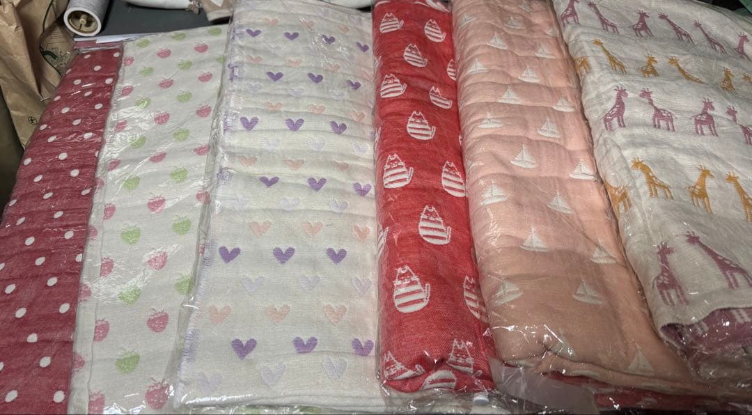 専用　ハンドメイド⭐️ガーゼケット⭐️fuwara⭐️キリンペンギン