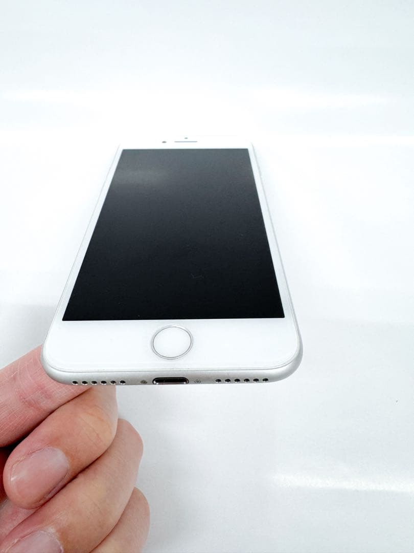 【美品】 iPhone 7 128GB シルバー SIMフリー 完動品 箱付き