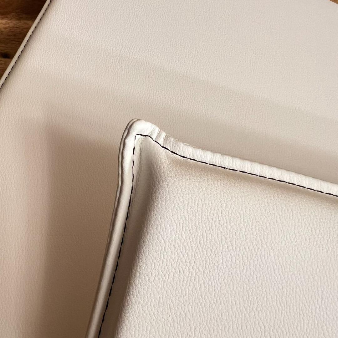 【高級PUレザー】薄型 低反発 座布団 ウレタンクッション 4枚セット ホワイト