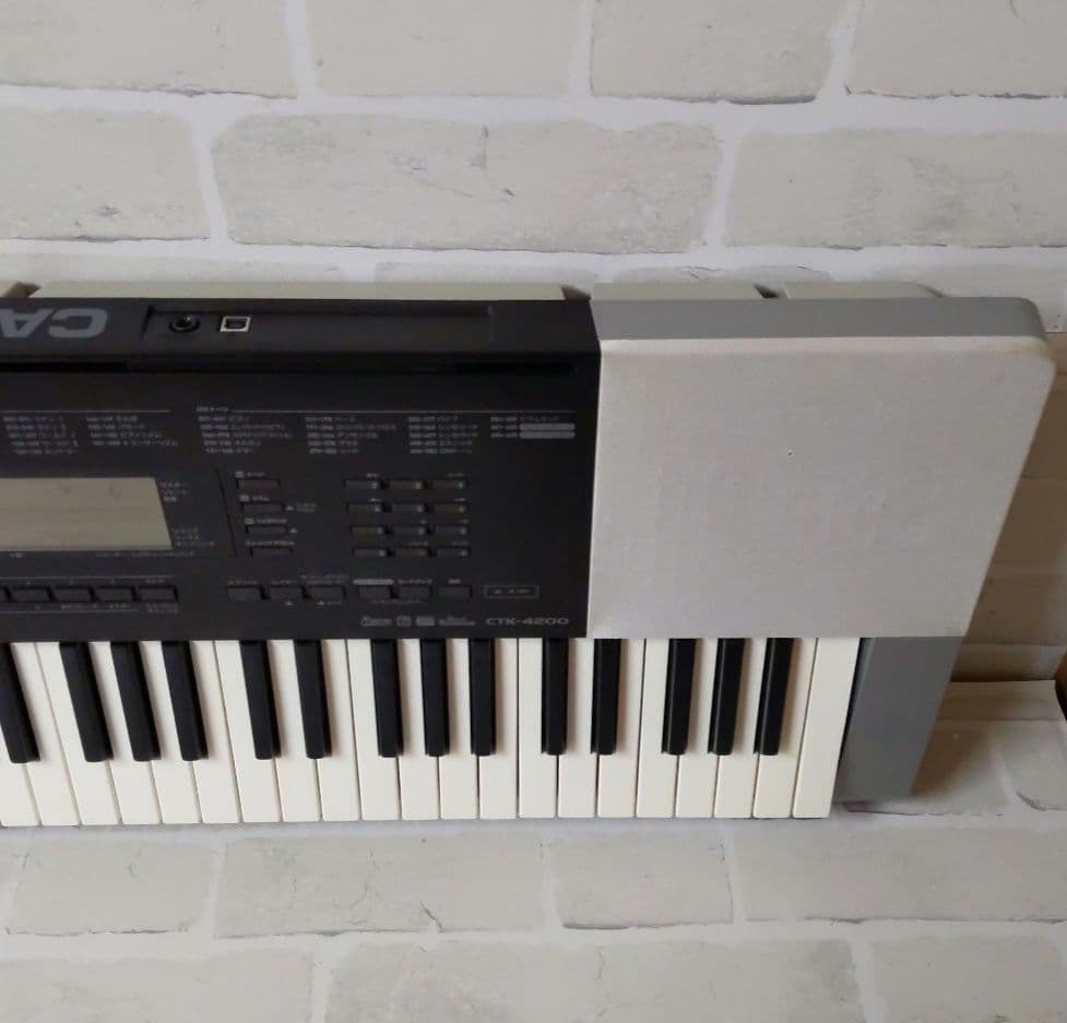 CASIO 電子ピアノ キーボード CTK-4200 61鍵盤 シルバー