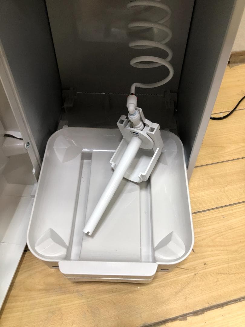 美品 2024年製 HC22D1L-PW ウォーターサーバー 250707