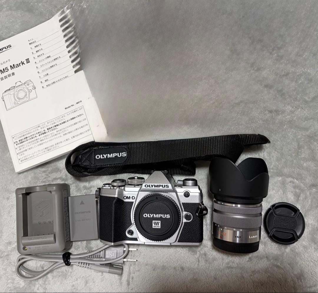 オリンパスE-M5 Mark III /LUMIXレンズ美品 【値下げ最終価格】