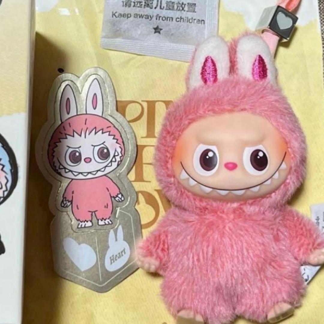 popmart labubu イニシャル　シークレット