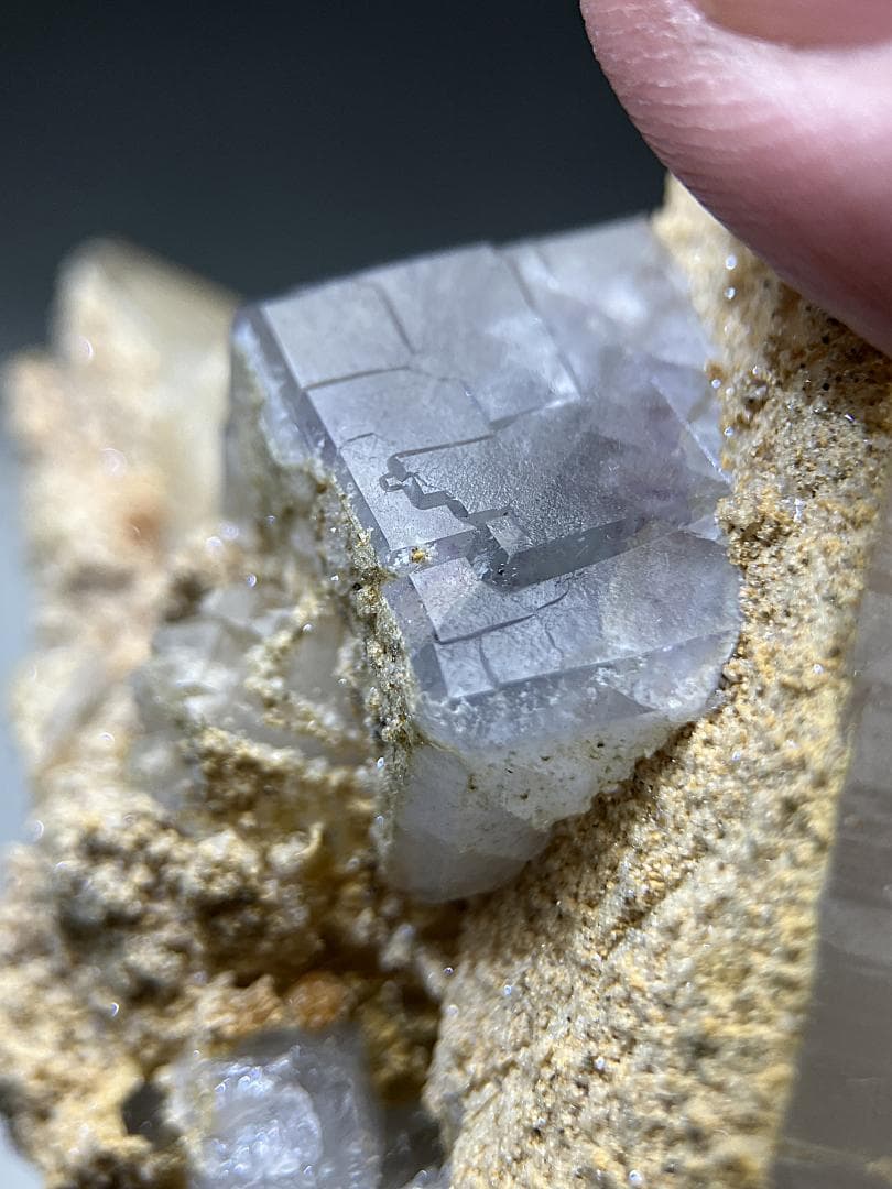 中国湖南省 揺崗仙鉱山　フローライトonクォーツ　　鉱物標本　原石