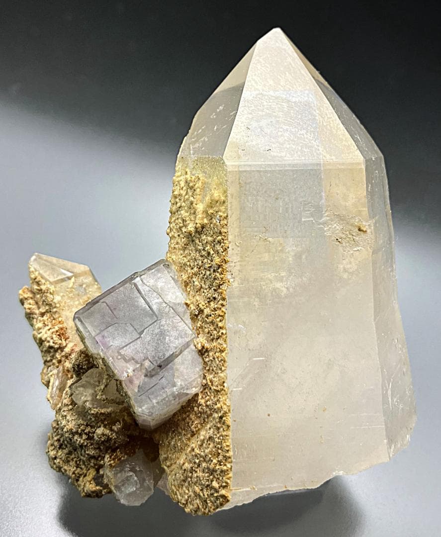 中国湖南省 揺崗仙鉱山　フローライトonクォーツ　　鉱物標本　原石