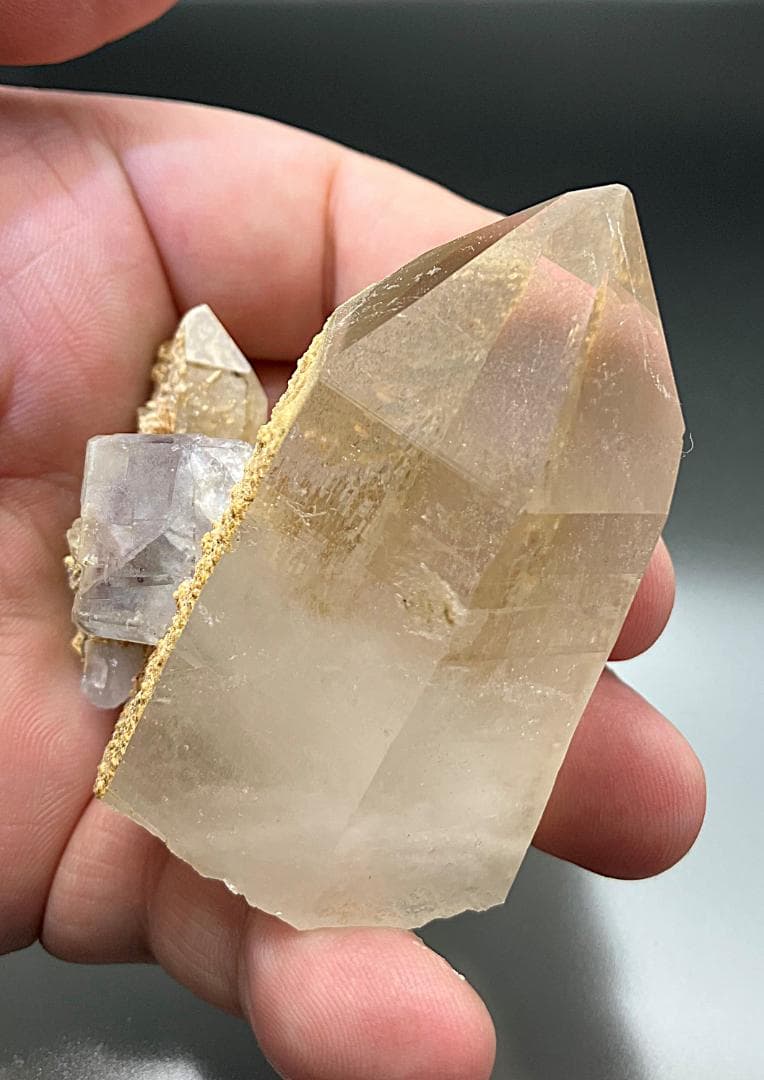 中国湖南省 揺崗仙鉱山　フローライトonクォーツ　　鉱物標本　原石