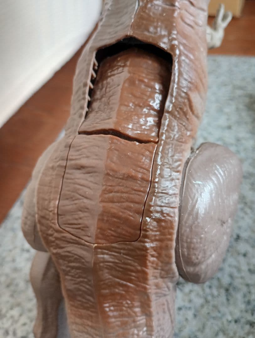 マテルジェラシックパークモササウルス1体、ティラノサウルス2体