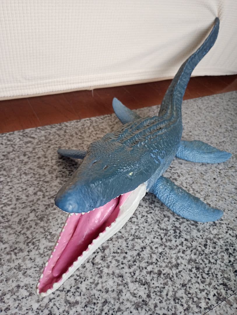 マテルジェラシックパークモササウルス1体、ティラノサウルス2体