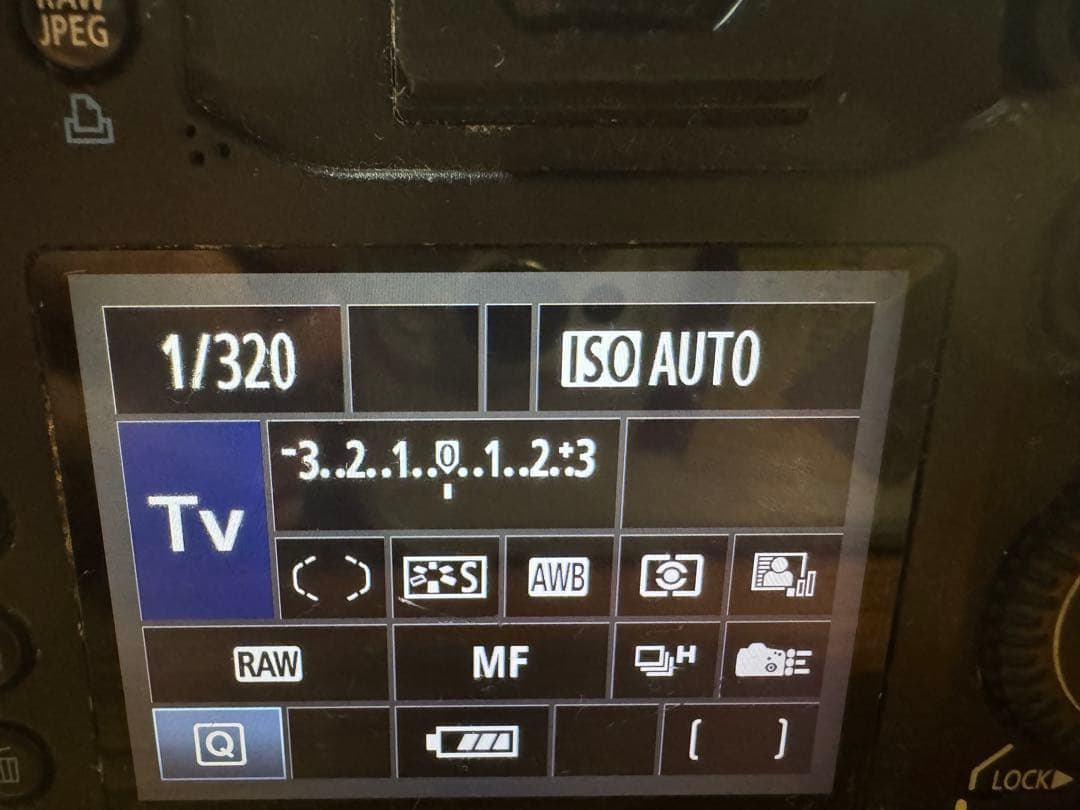 ！！ビッグ・クロー！！Canon EOS 7D デジタル一眼レフカメラ