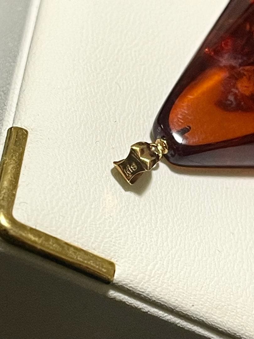 琥珀ペンダント 18Kゴールド金具