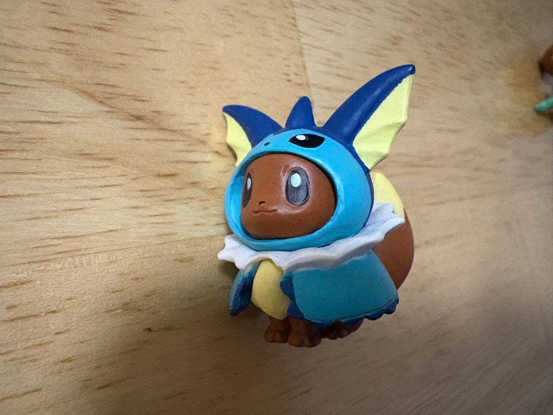 ポンチョイーブイ　フィギュア