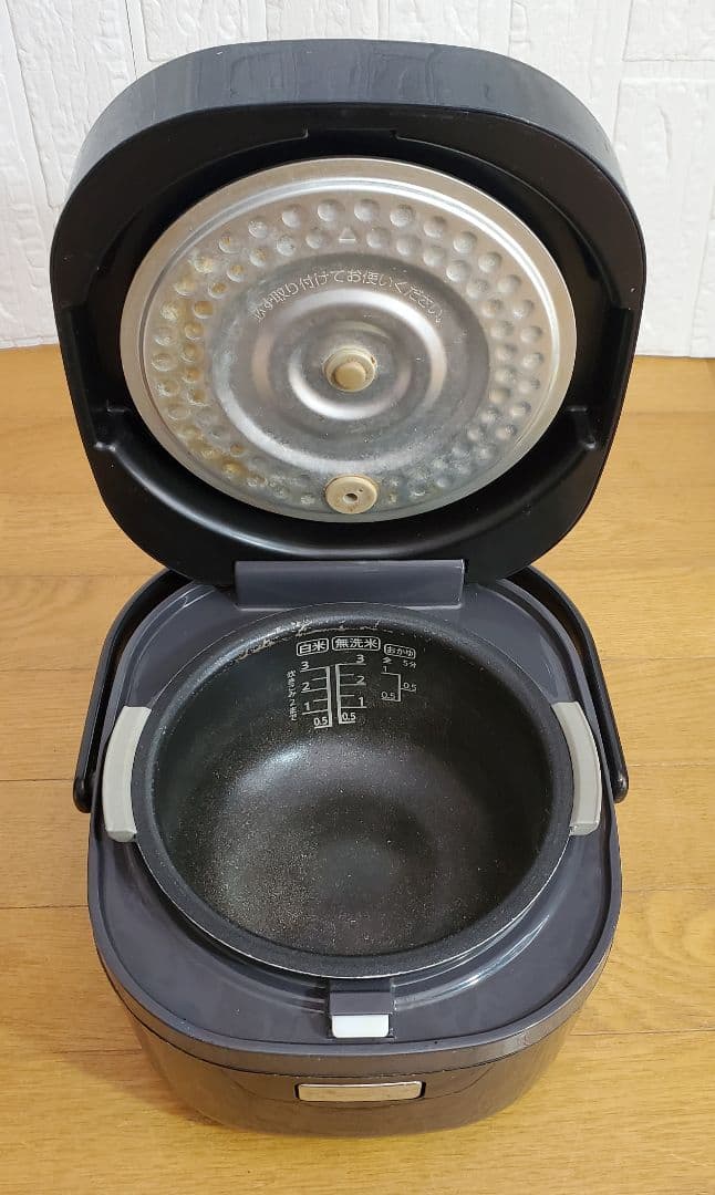 SHARP 　3合炊き　炊飯器　&　ドリテック 　電気ケトル　 1.0L　家電品