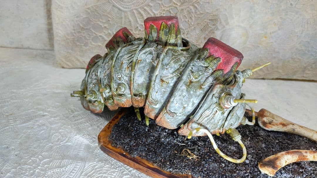 冬季迷彩ダンゴムシ、ジオラマ台座付き、いきもの大図鑑、カプセルトイ、ガチャ