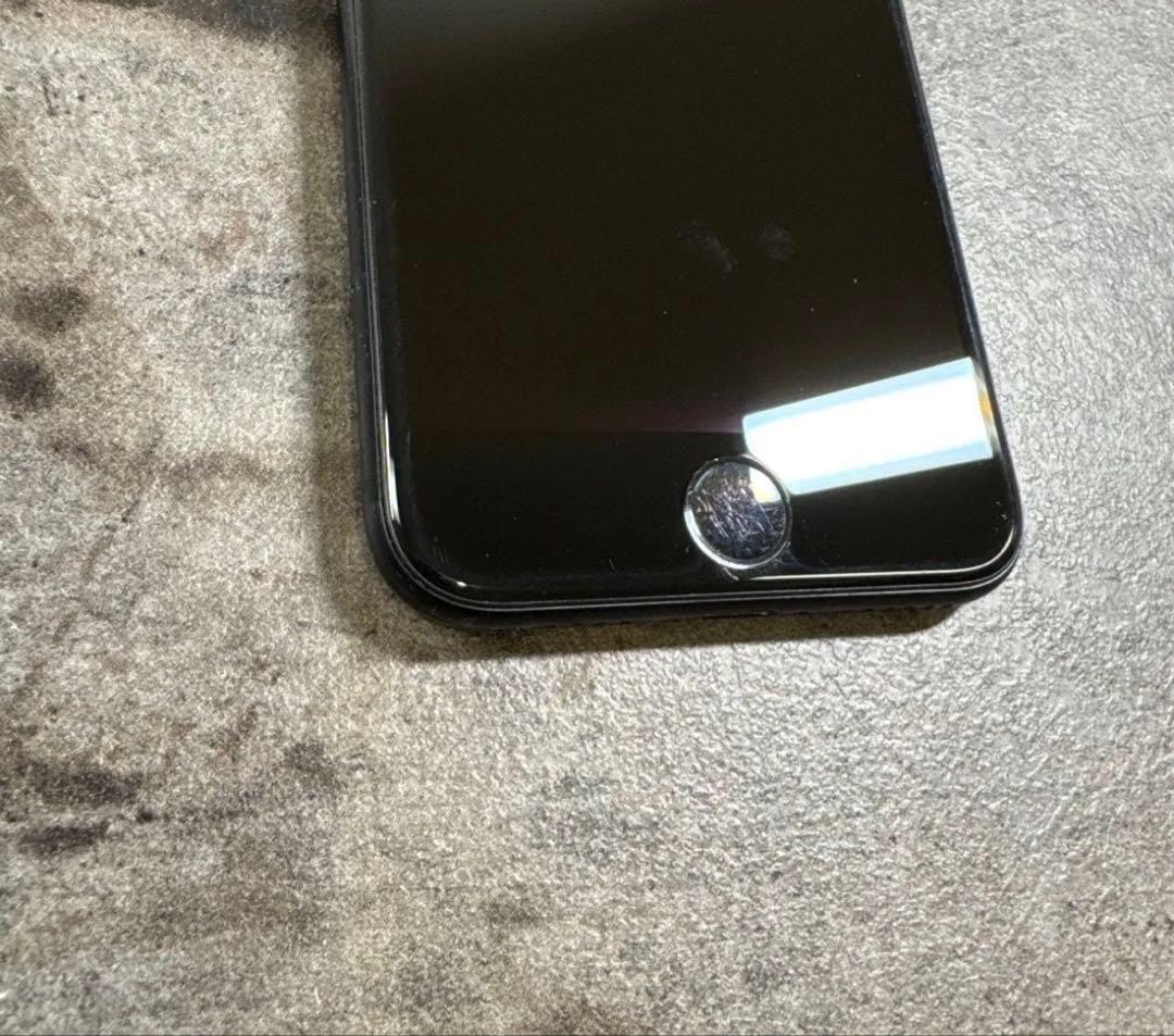 【最新iOS対応‼︎】iPhone SE2 64GB ブラック