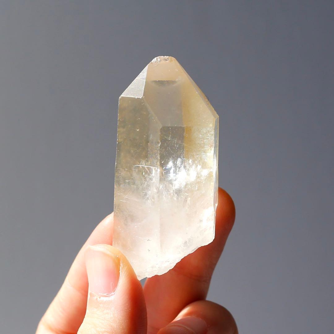 ゴールデンヒーラー クォーツ 原石 水晶 鉱物 希少石 天然石