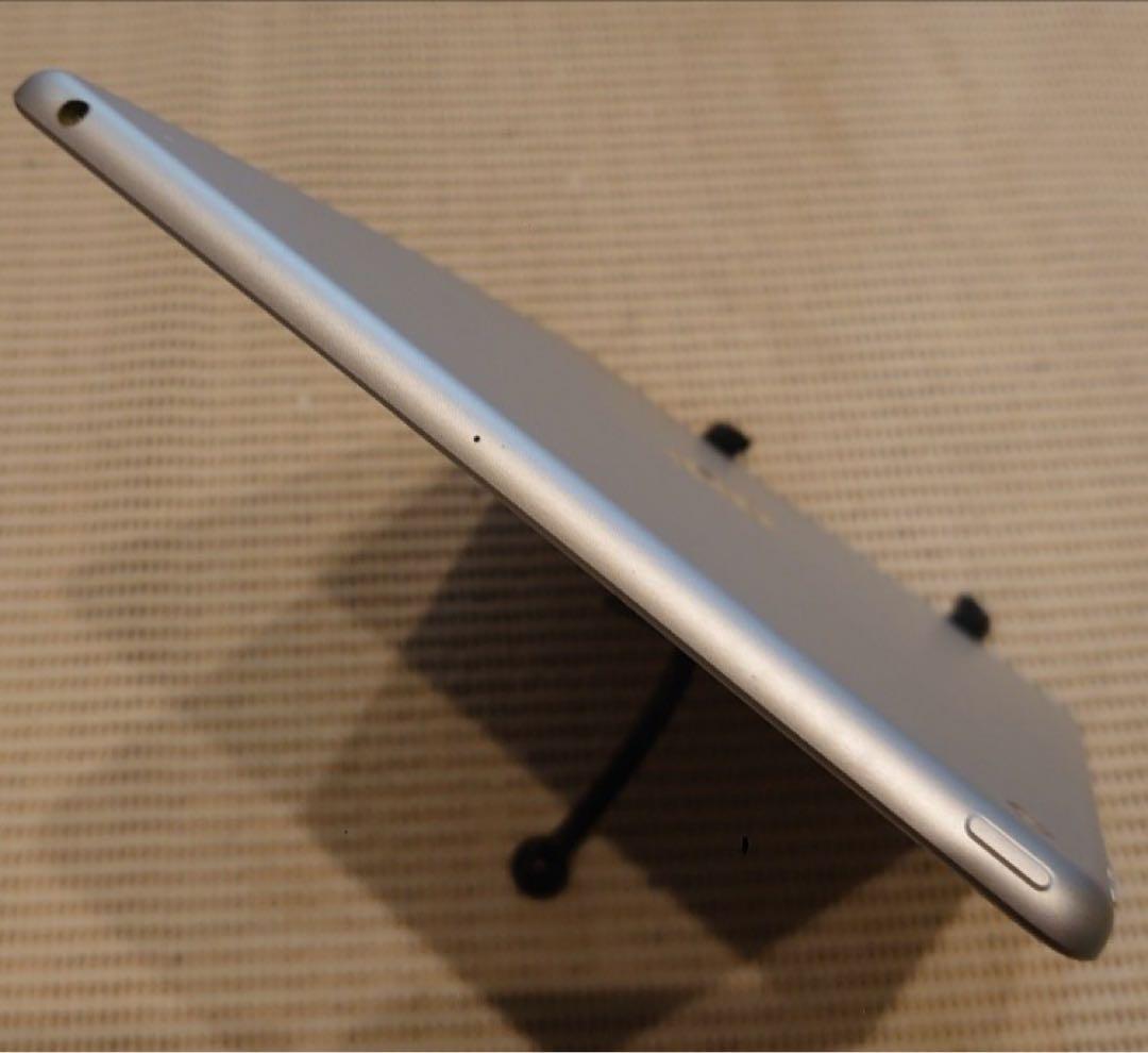 0HEMF完動品iPad第7世代(A2197)本体32GBシルバー送料込