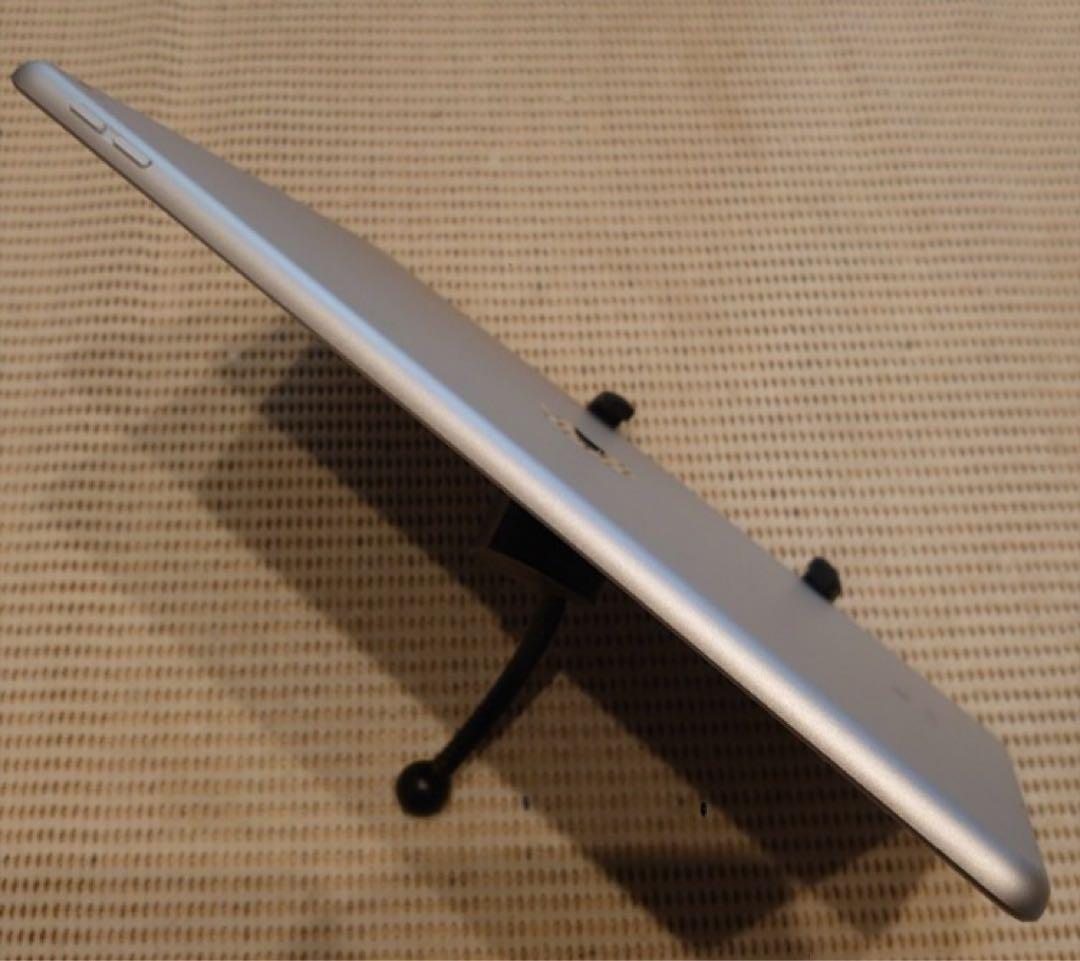 0HEMF完動品iPad第7世代(A2197)本体32GBシルバー送料込