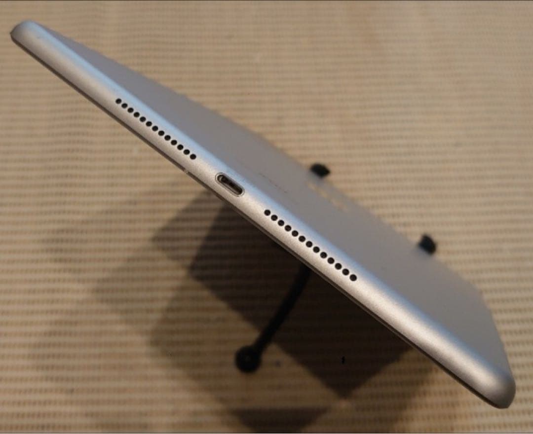 0HEMF完動品iPad第7世代(A2197)本体32GBシルバー送料込