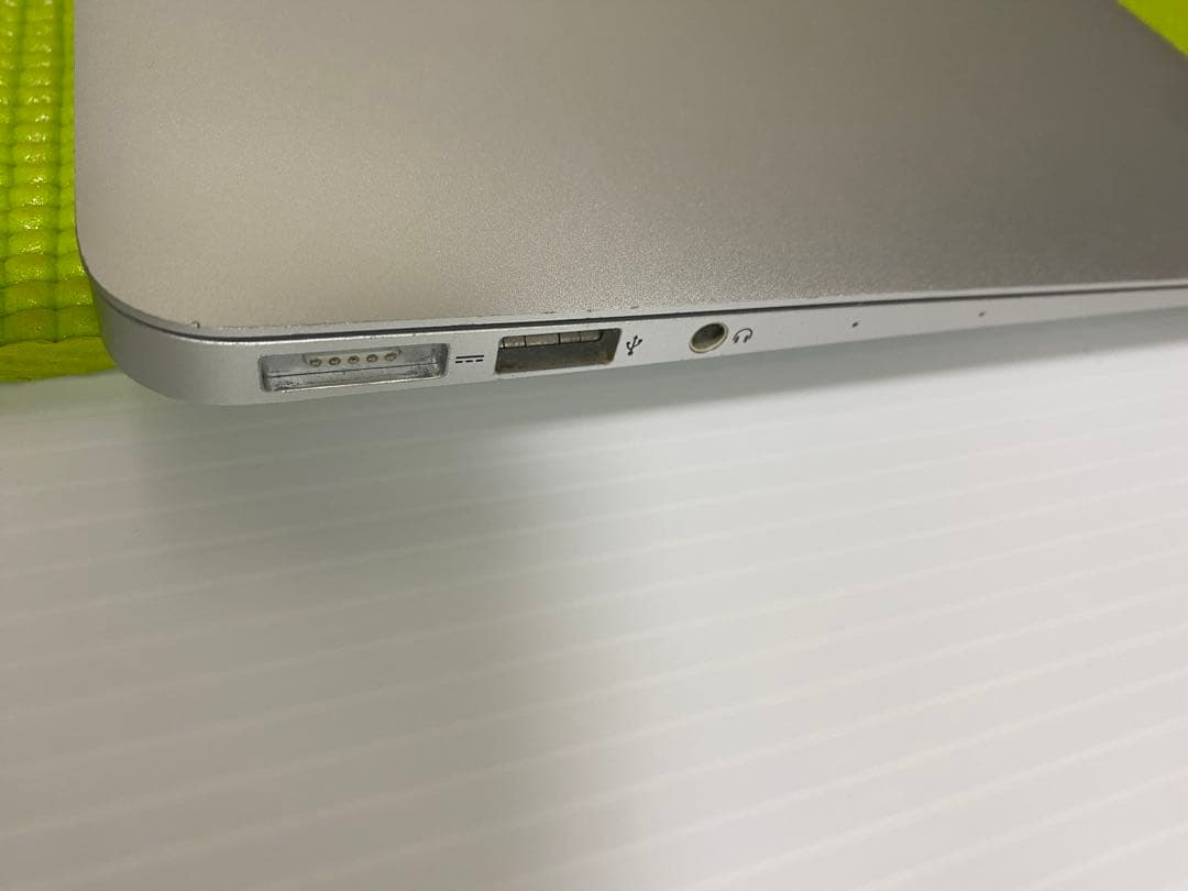MacBook本体 MacBook Air 11inch 2015 i5/8GB/128GB