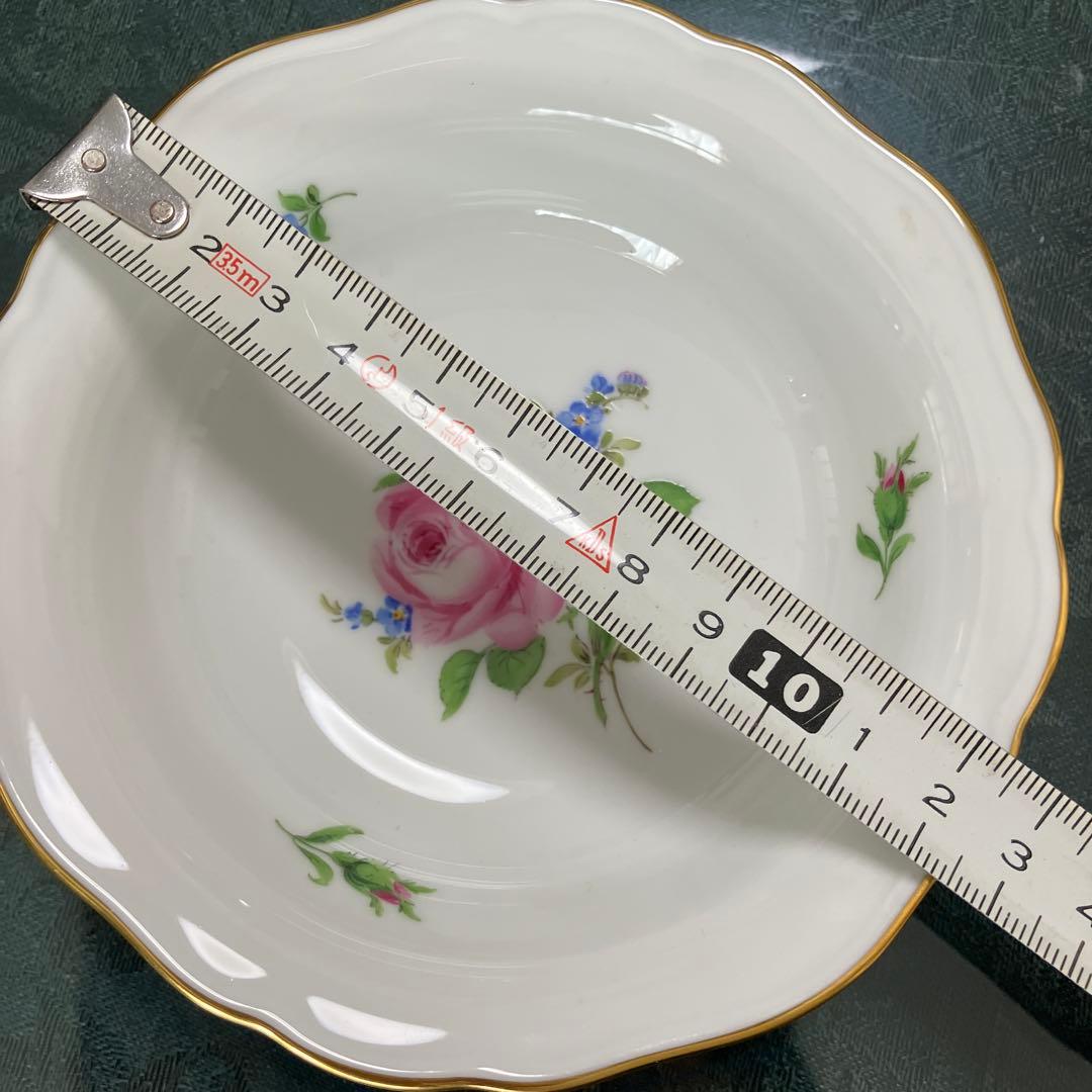 マイセン　バラ装飾の陶磁器皿