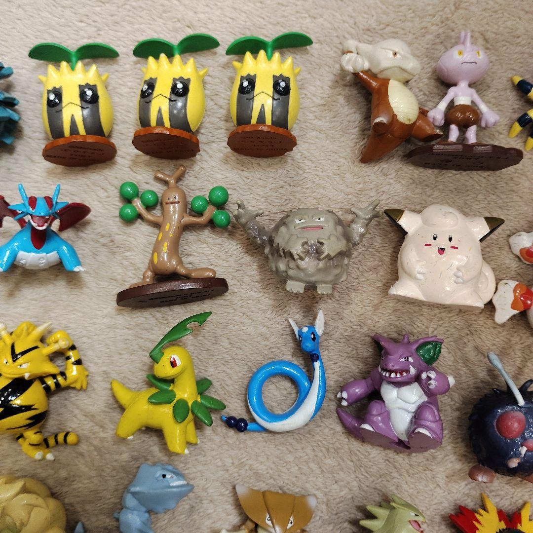 ポケモンフィギア 約25年前に集め出したもの達。ほぼTOMY刻印