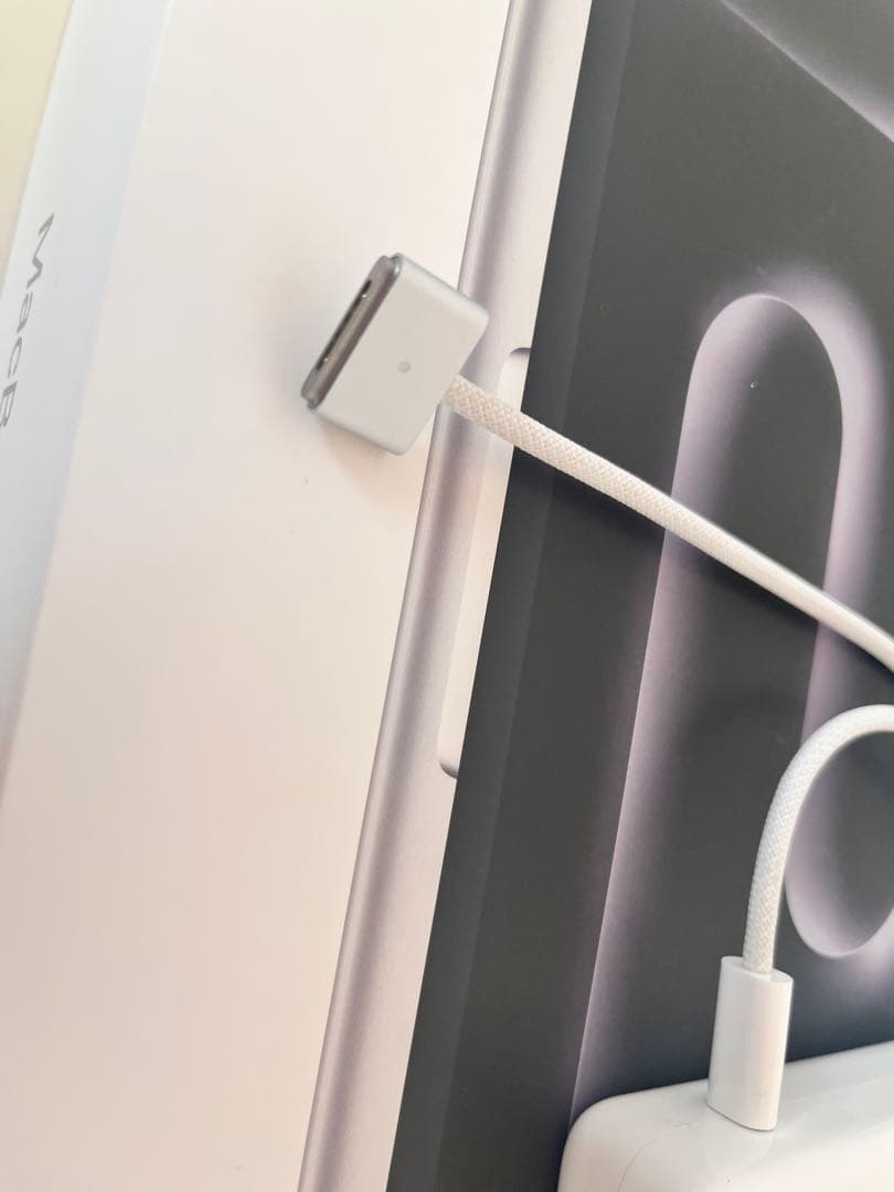 MacBook Pro M4Pro 16インチ 48GBメモリ　512GB