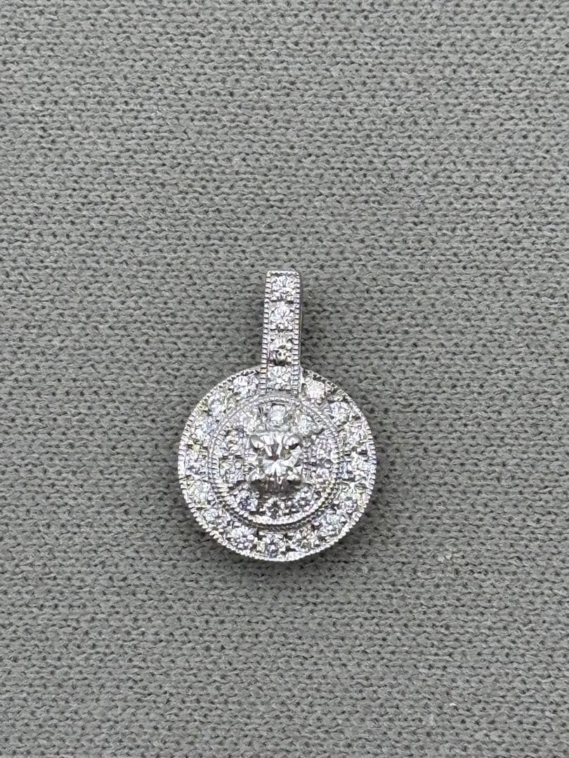 ダイヤモンド装飾ペンダントトップ