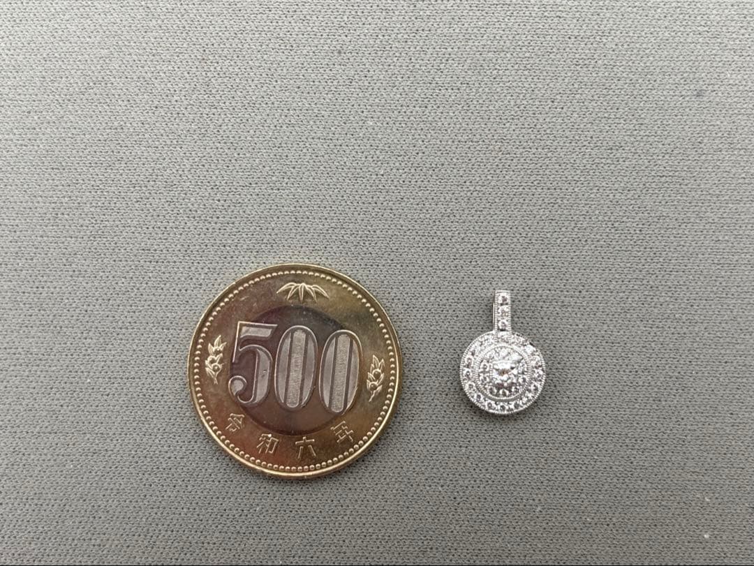 ダイヤモンド装飾ペンダントトップ