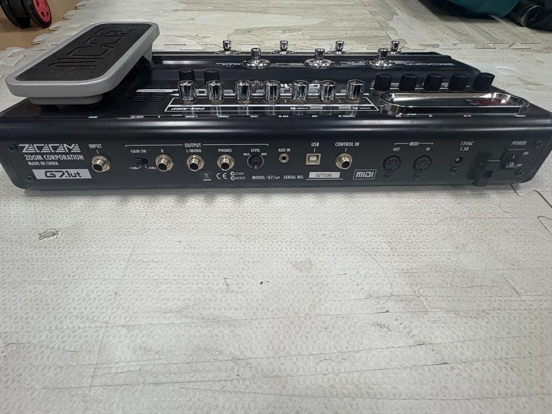 ZOOM G7.1ut マルチエフェクター