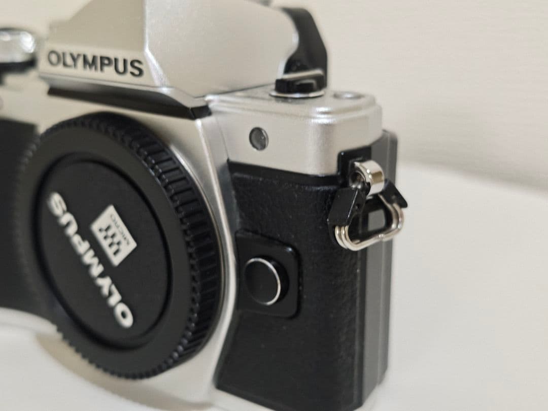 ​【最終価格】美品 OLYMPUS OM-D E-M10 Mark II ボディ