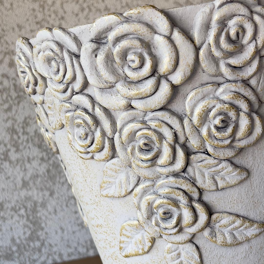 金のカスレの総薔薇レリーフ陶器鉢