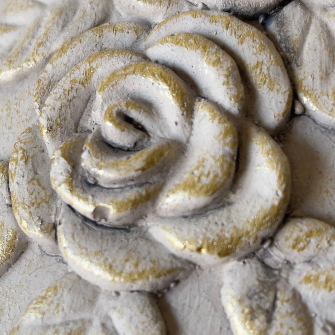 金のカスレの総薔薇レリーフ陶器鉢