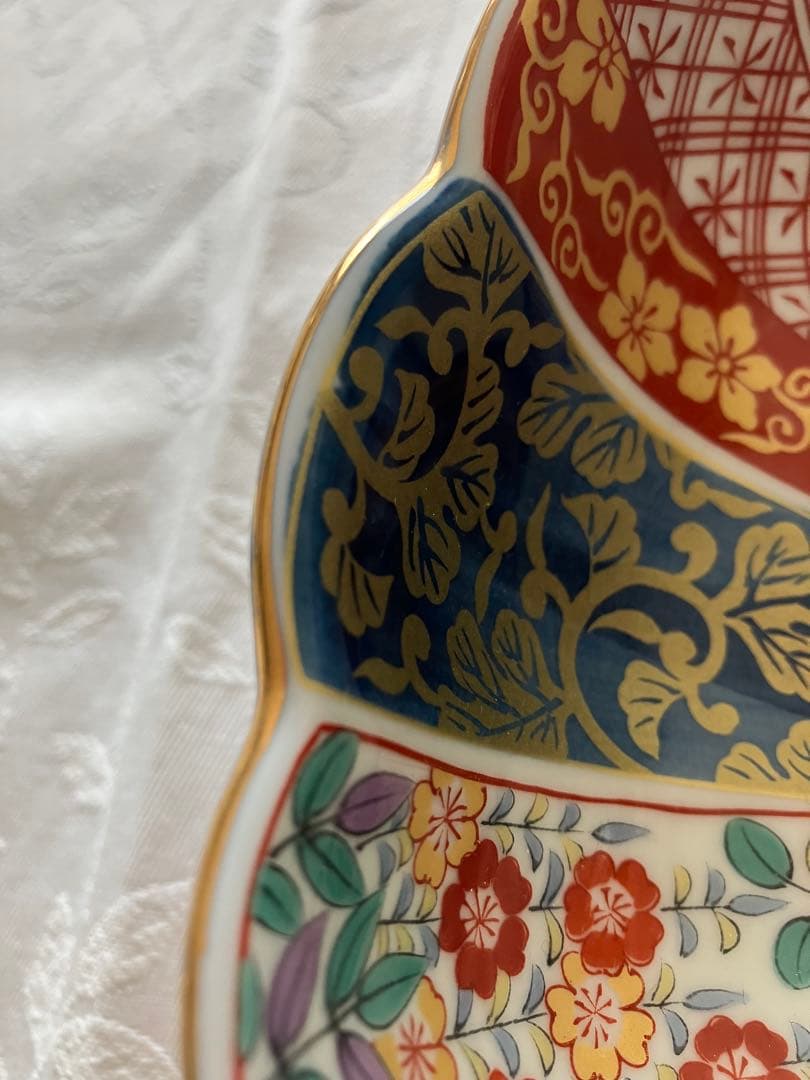 未使用❤️有田焼　清秀　元禄古伊万里　菊割鉢　大鉢　輪花盛鉢　金彩色絵染錦　金襴手