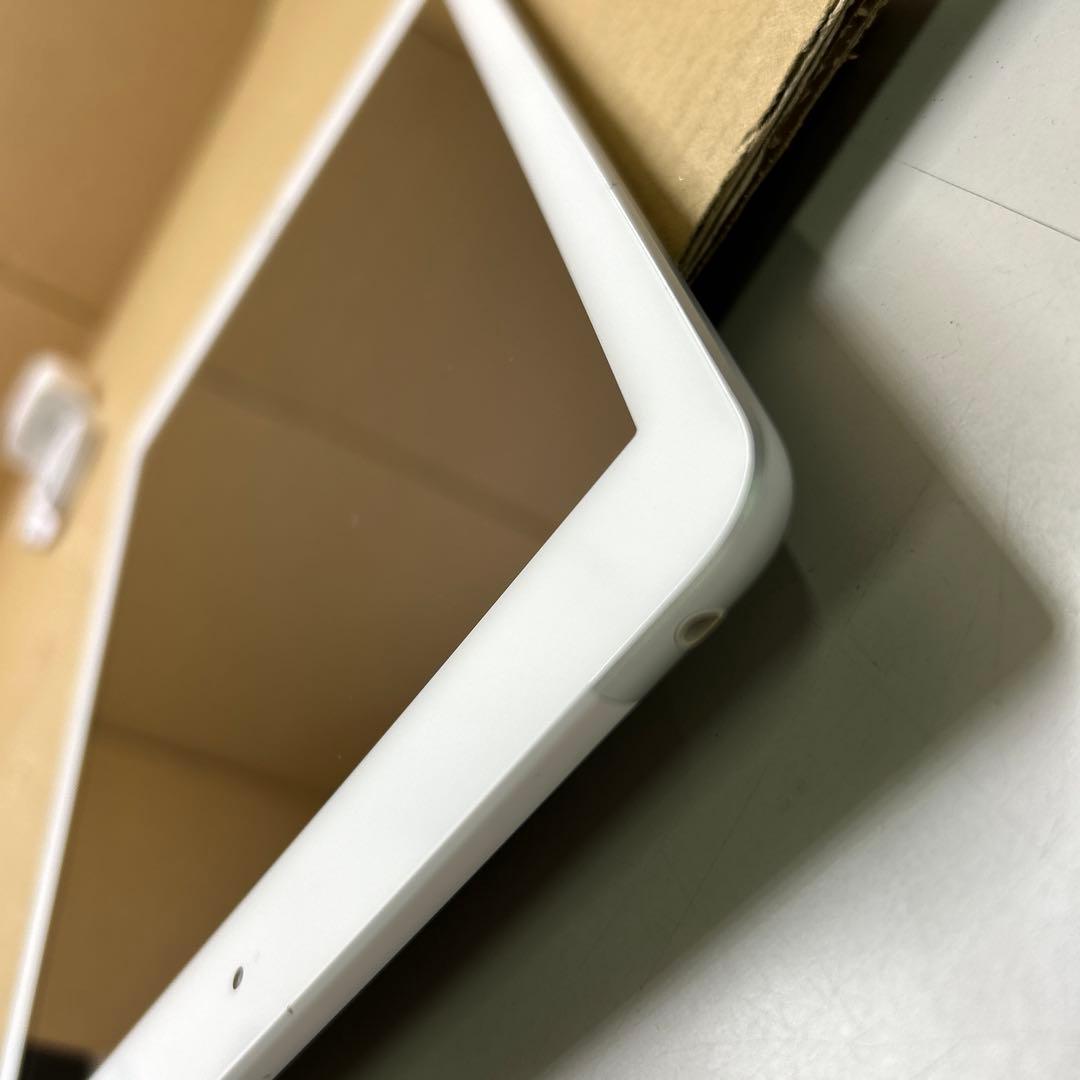 Apple iPad (第６世代) Wi-Fi + Cellular 32GB