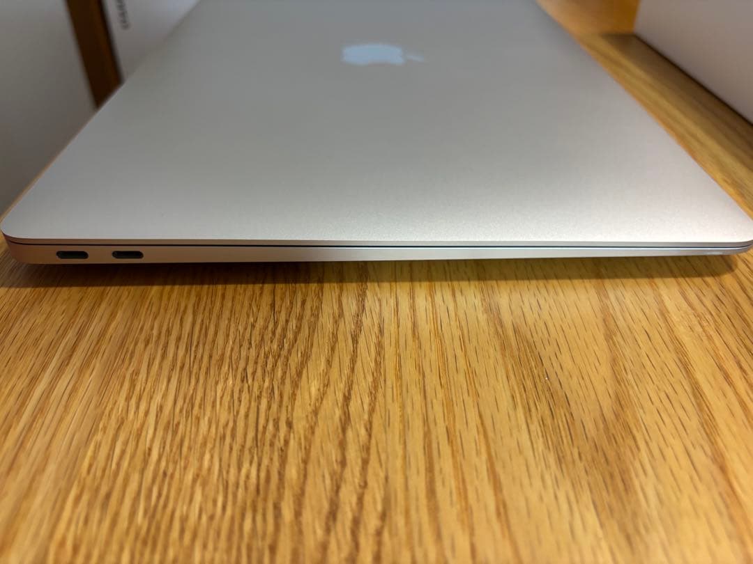MacBook Air (M1, 2020) 13インチ（保護フィルム付き）
