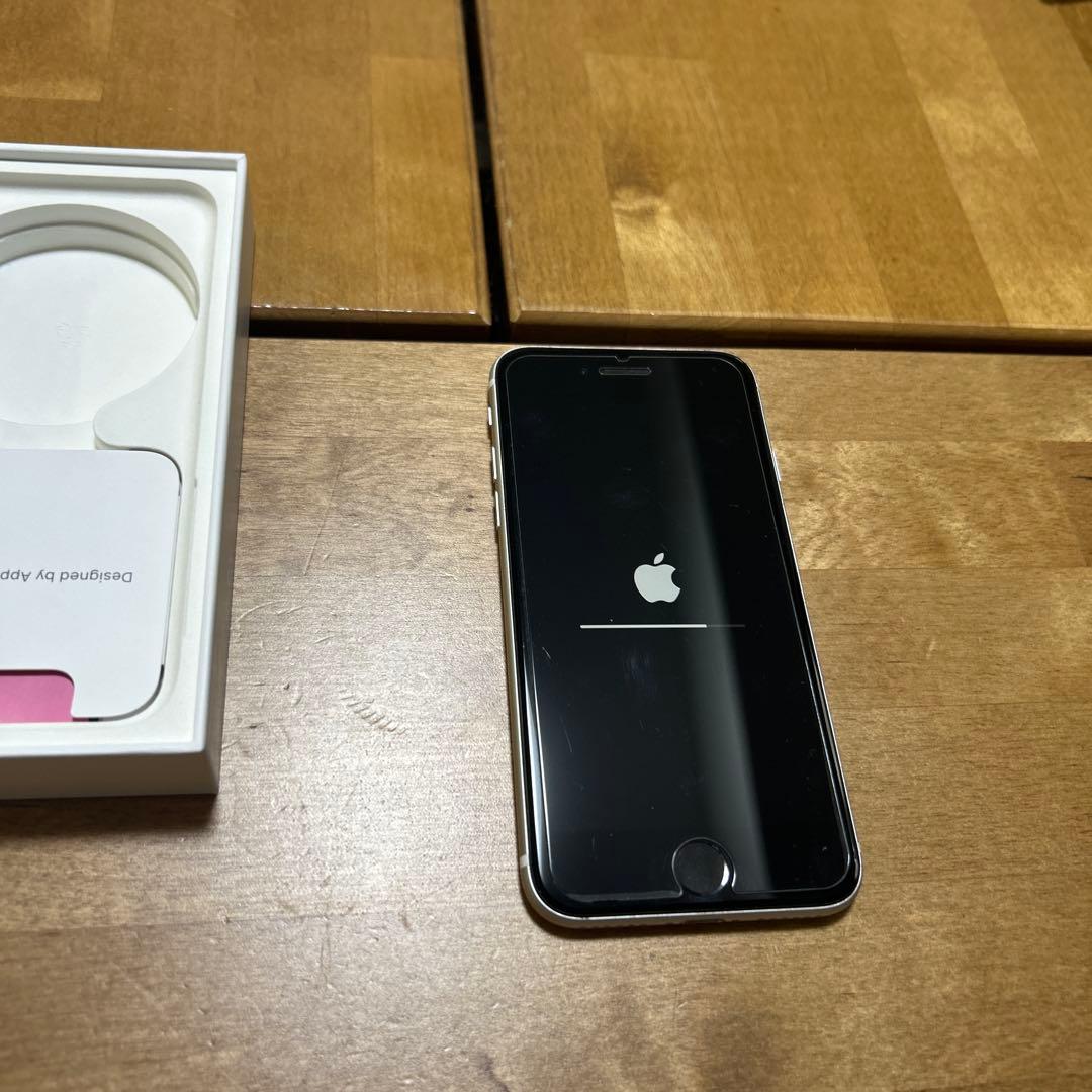iPhone SE (第2世代) 64GB SIMフリー バッテリー84%