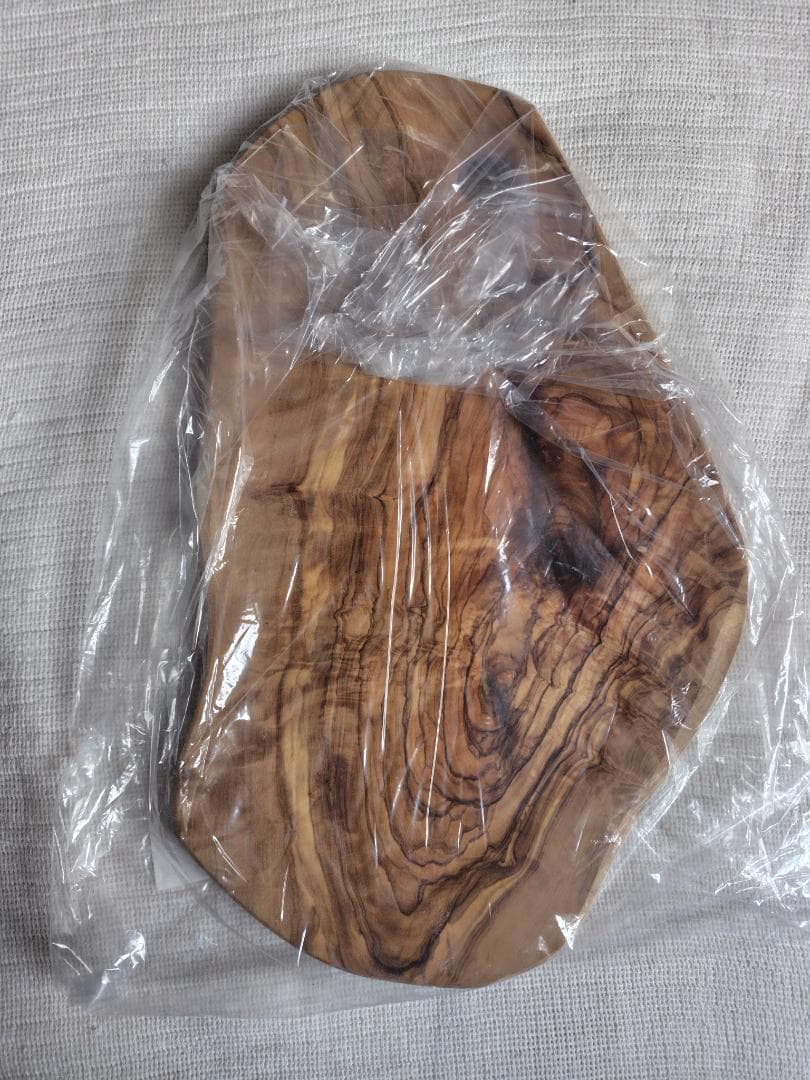 イタリア製 アルテレニョ オリーブウッド 大判カッティングボード 36cm