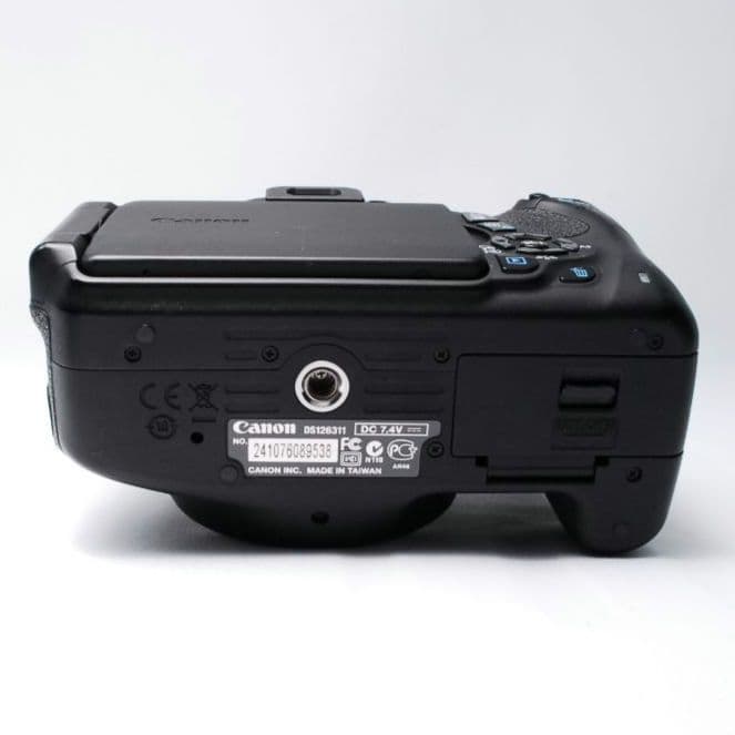 ①E 初心者 おすすめ機種✨️Canon Kiss x5 デジタル一眼レフカメラ