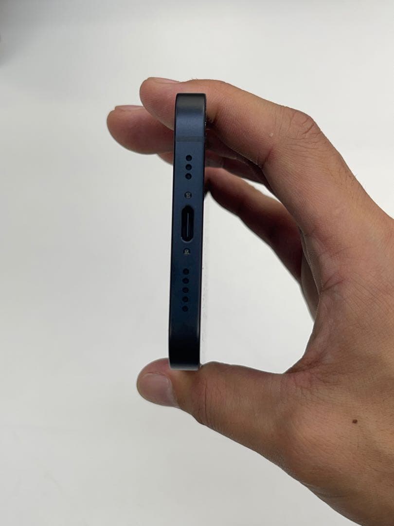 栗*ル様 iPhone16e MD1Q4J 256GB