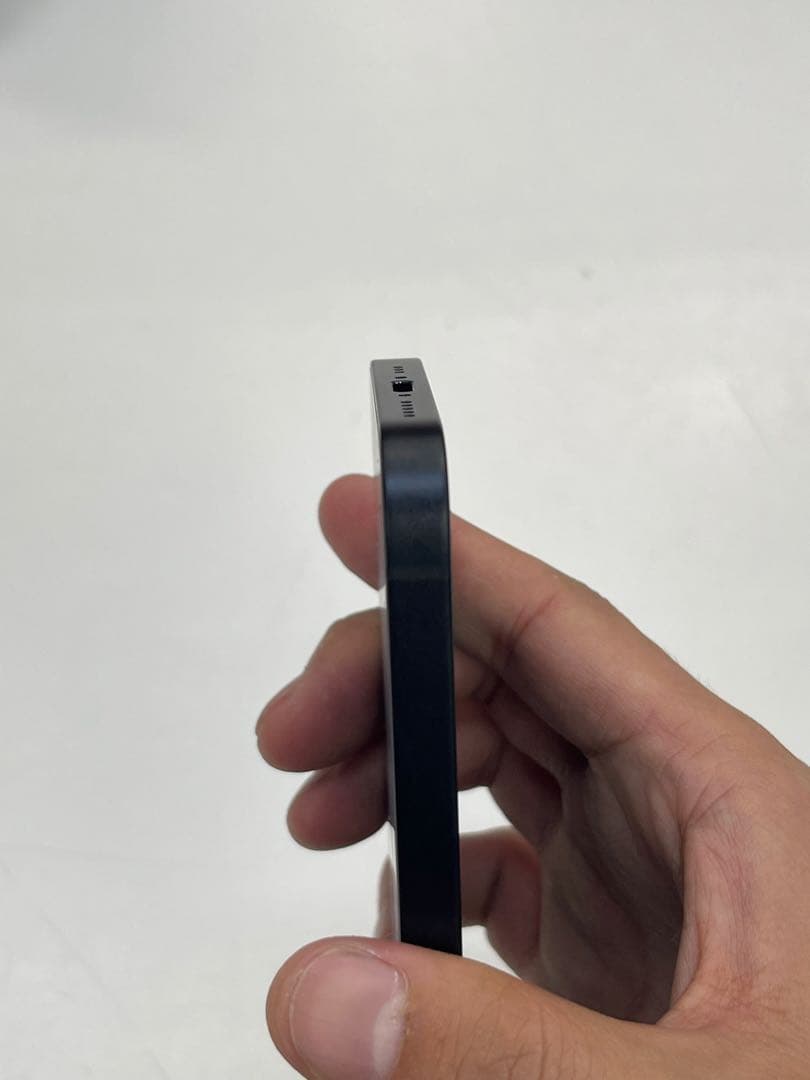 栗*ル様 iPhone16e MD1Q4J 256GB